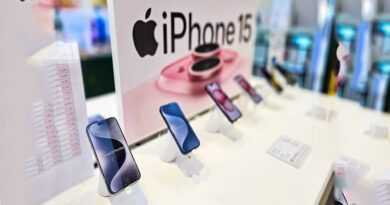 Apple Gives A Blow To China Iphones Worth More Than Rs 50000 Crore Exported From India